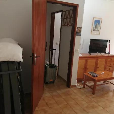 Cozy Apartment 5Min. Walking From Praia Da Rocha דירה *