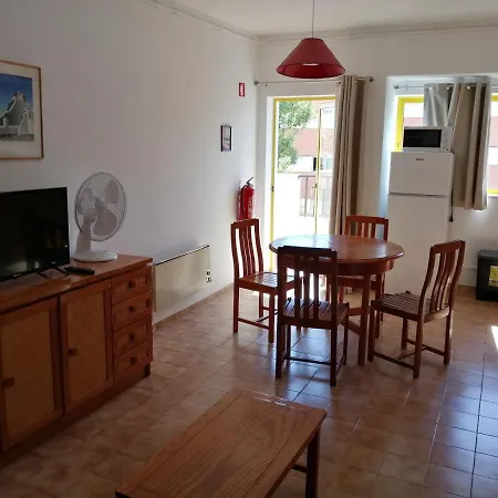 Cozy Apartment 5Min. Walking From Praia Da Rocha פורטימאו